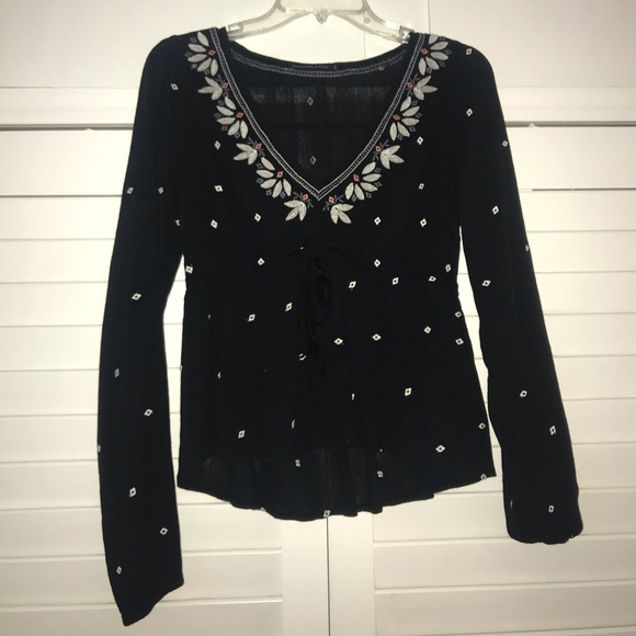 Abercrombie & Fitch Tops - Abercrombie & Fitch long sleeved shirt